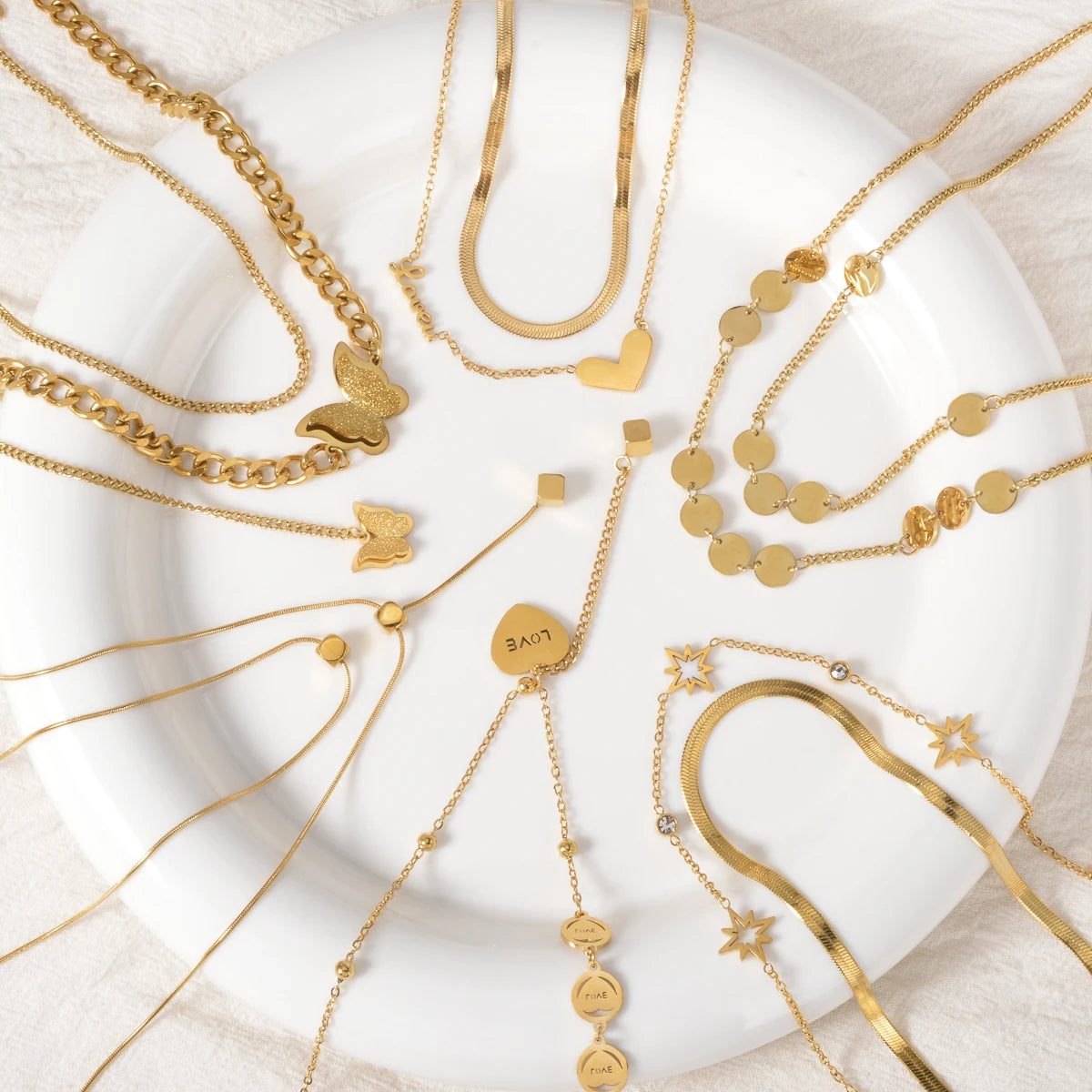 Chic Layered Gold Pendant Necklace