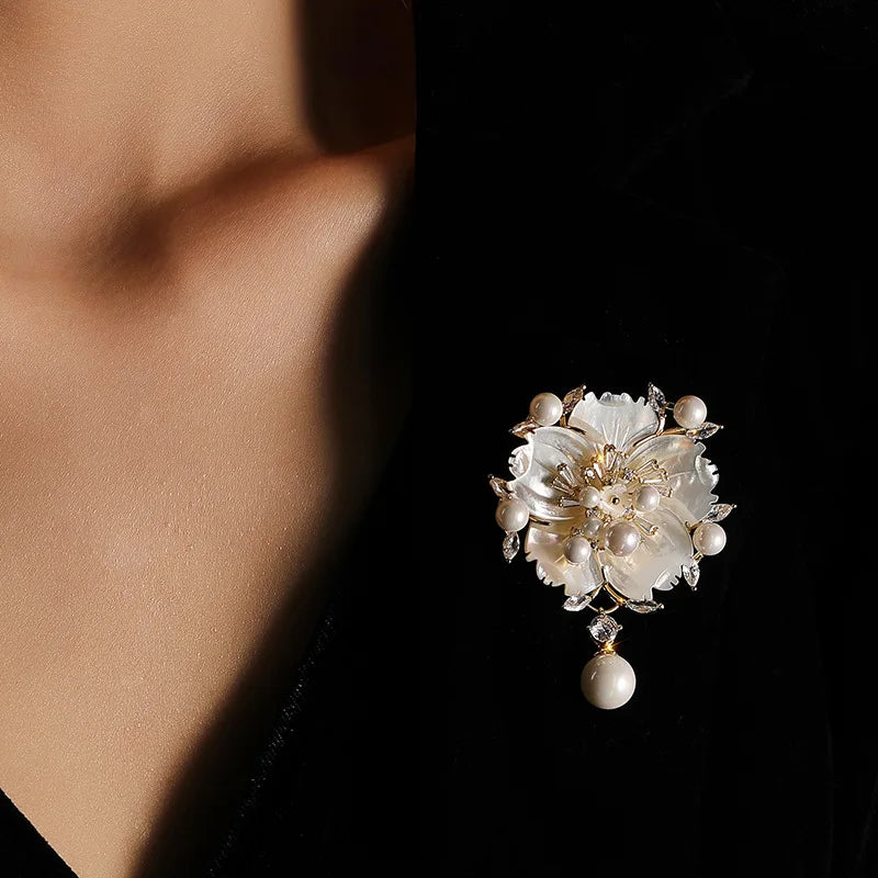 Luxury High-end Shell Flower Brooches