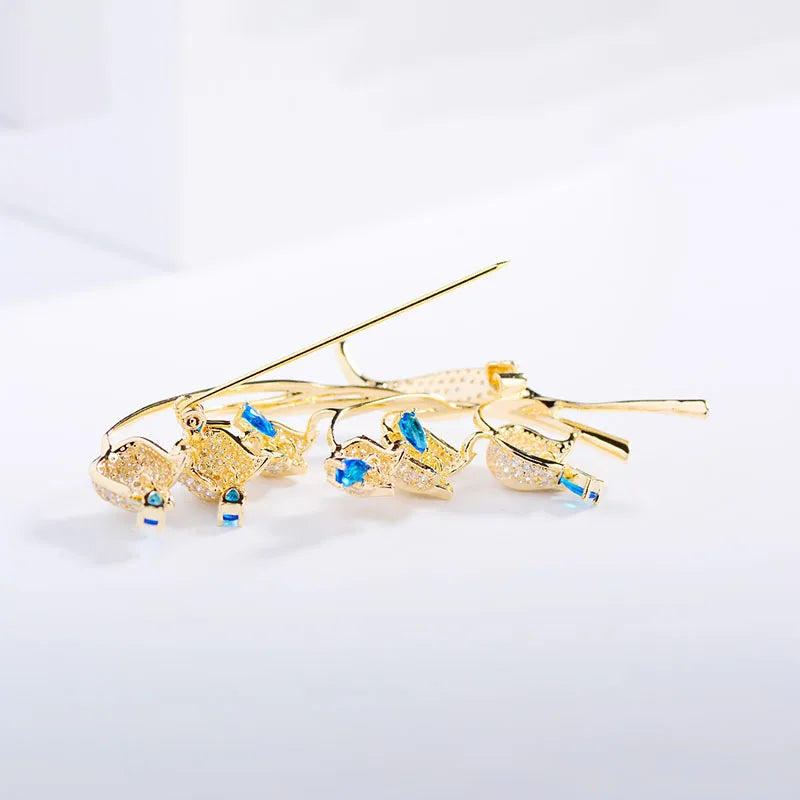 Elegant and Fashionable Clock Orchid brooch