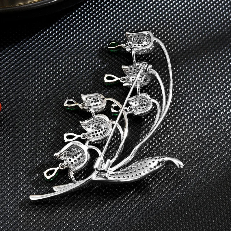 Elegant and Fashionable Clock Orchid brooch