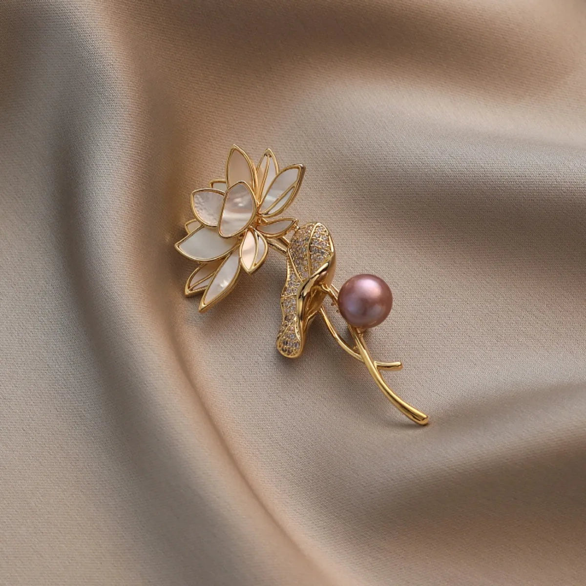 Vintage Elegant Shell Purple Pearl Lotus Flower Brooches