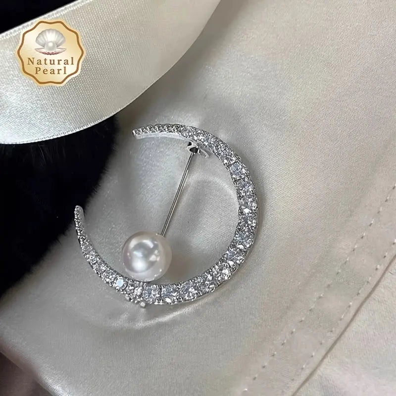 Elegant Pearl Pin 8-9mm Freshwater Brooch