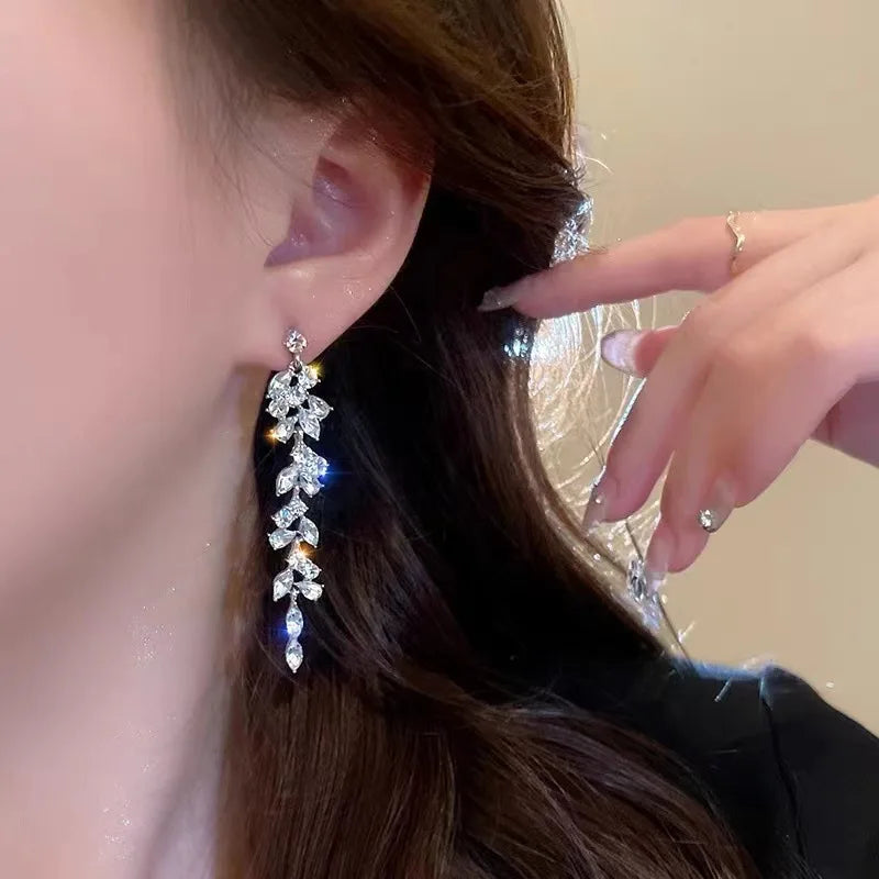 Graceful Sparkling Crystal Tassel Earrings – Geometric Drop Jewelry