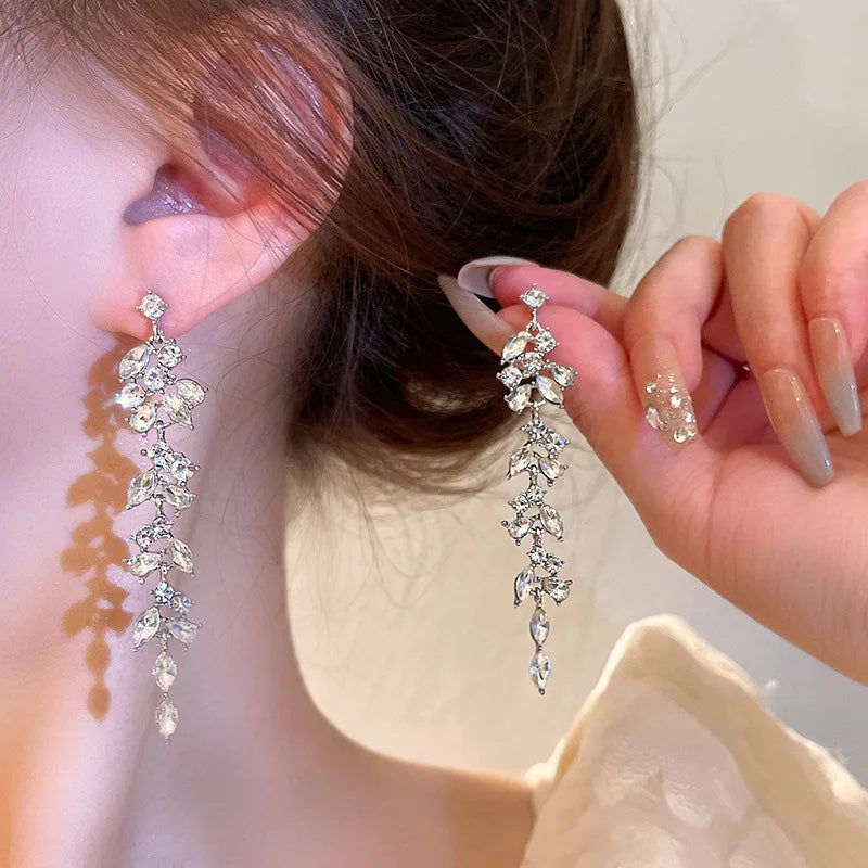 Graceful Sparkling Crystal Tassel Earrings – Geometric Drop Jewelry