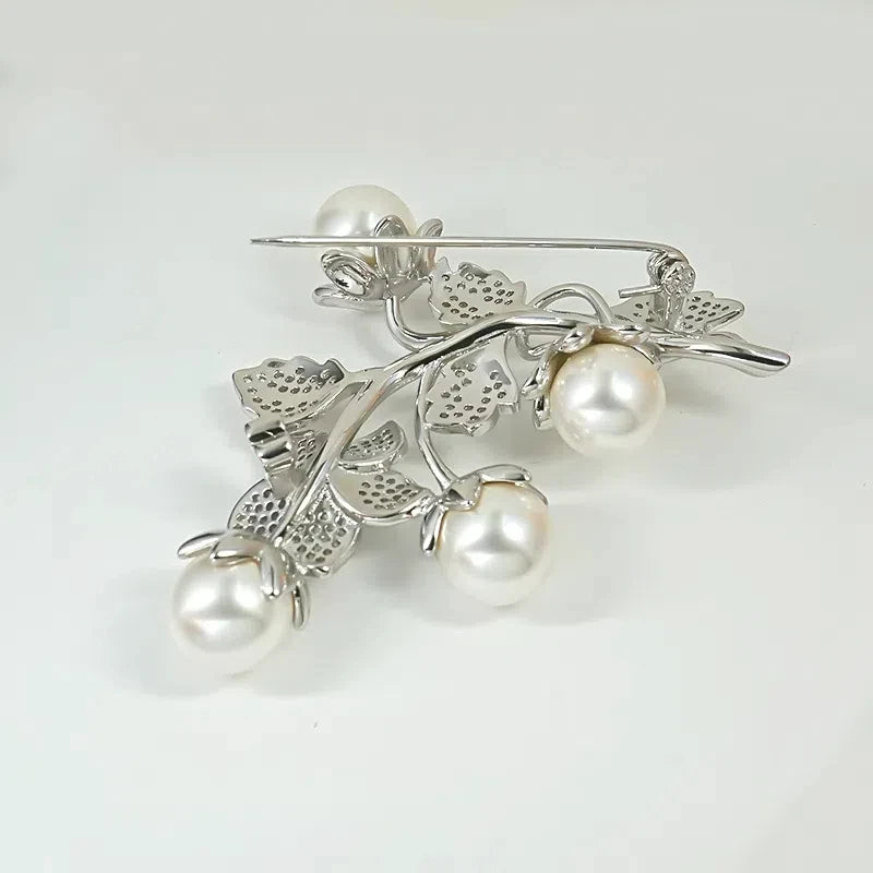 Vintage Camellia Vine Zircon Brooch with Shell-Pearl