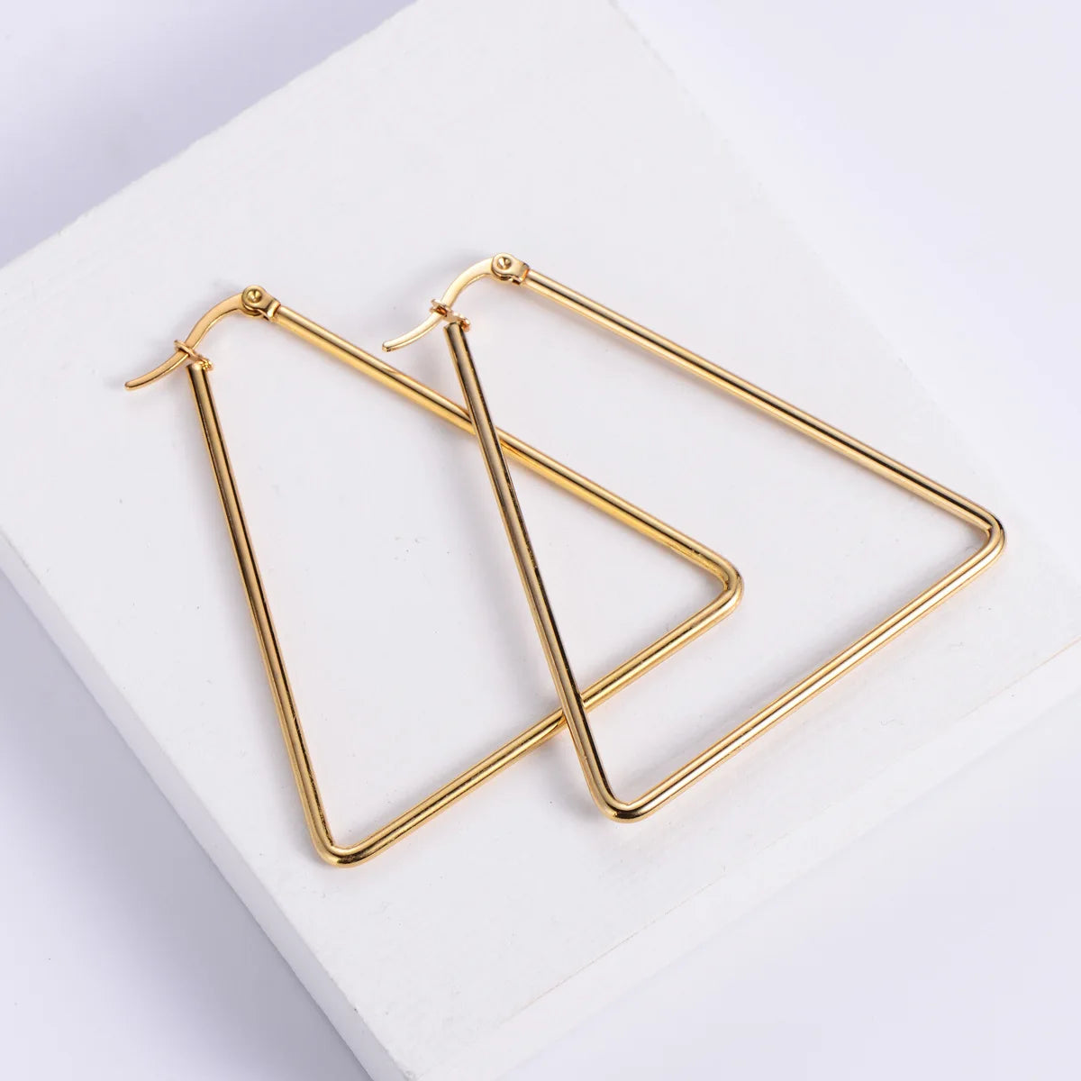 Chic Exaggerated Hollow Heart Earring Cuff (Copy)