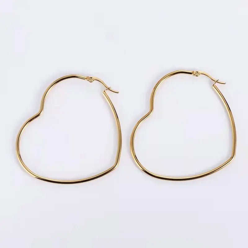 Chic Exaggerated Hollow Heart Earring Cuff (Copy)