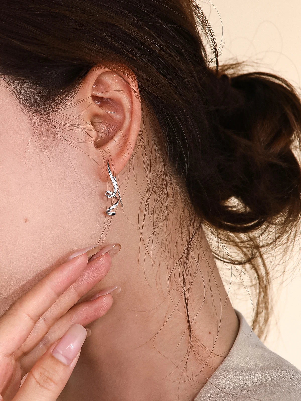 Stylish Long Wire Moissanite Twist Earrings