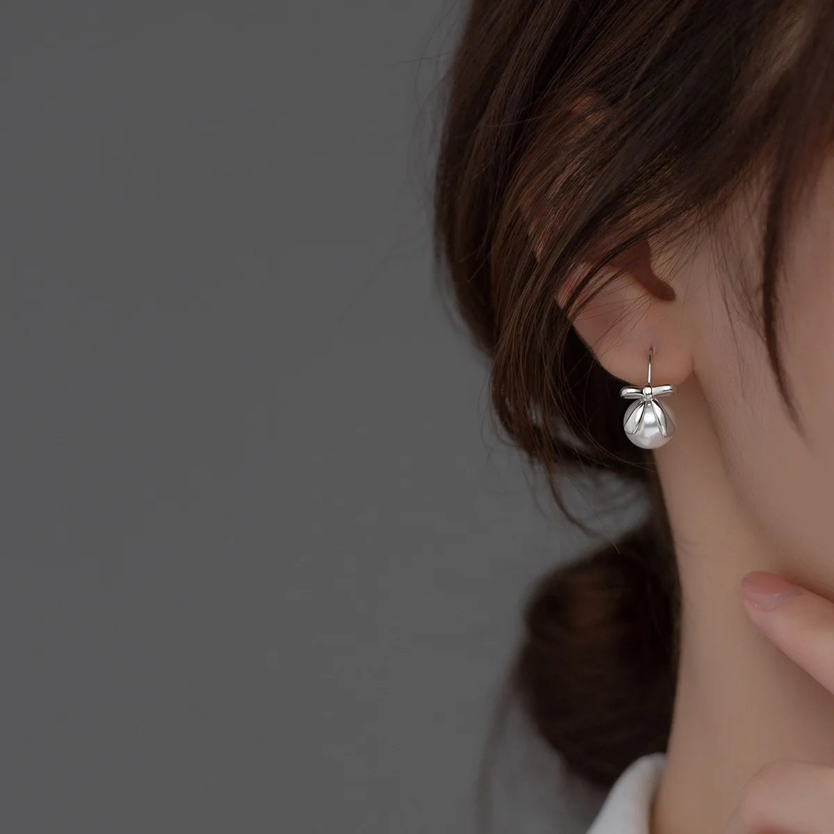 Elegant 925 Sterling Silver Bow Ribbon Real Fresh Water Pearl Earrings