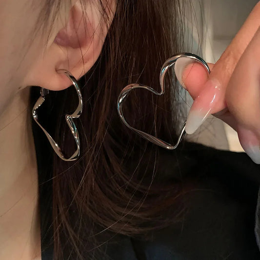 Chic Exaggerated Hollow Heart Earring Cuff (Copy)